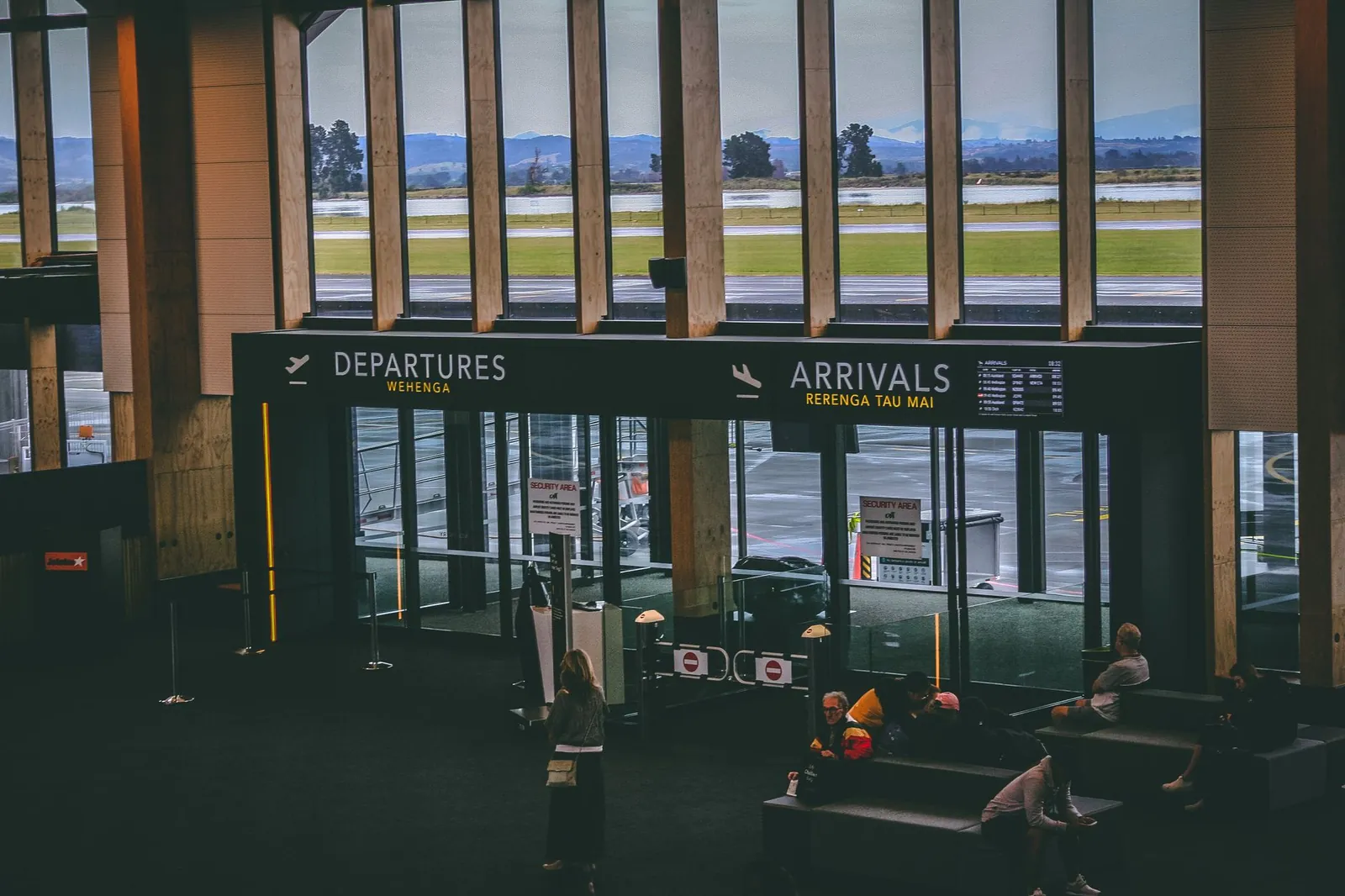 Sri Lanka airport transfer: travellers arriving in the terminal